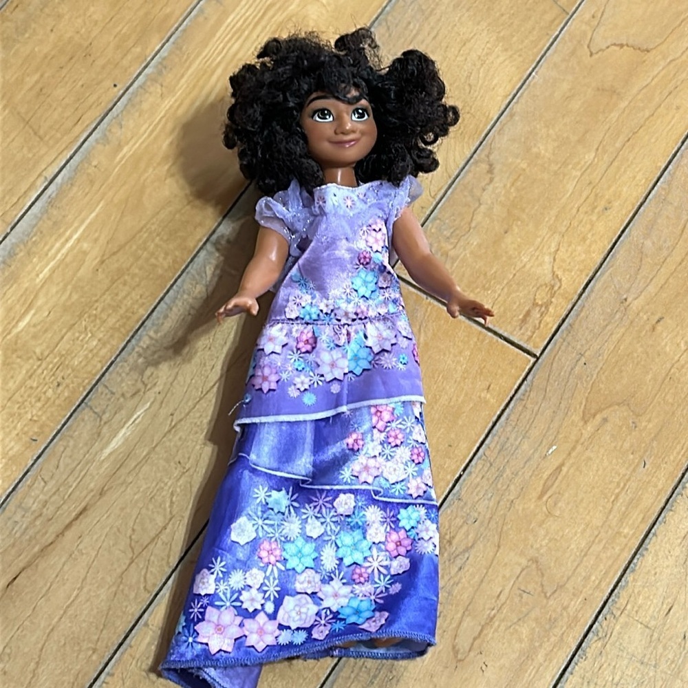 🔥🔥Disney Encanto Singing Mirabel Madrigal 11" Toy Coll